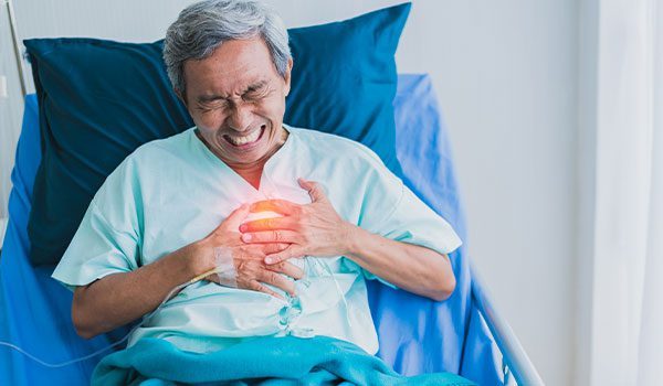 persona mayor con dolor